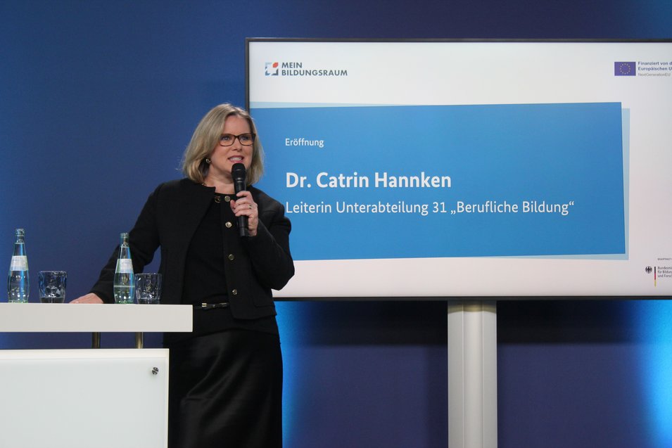 Unterabteilungsleiterin Dr. Catrin Hannken während der Begrüßung